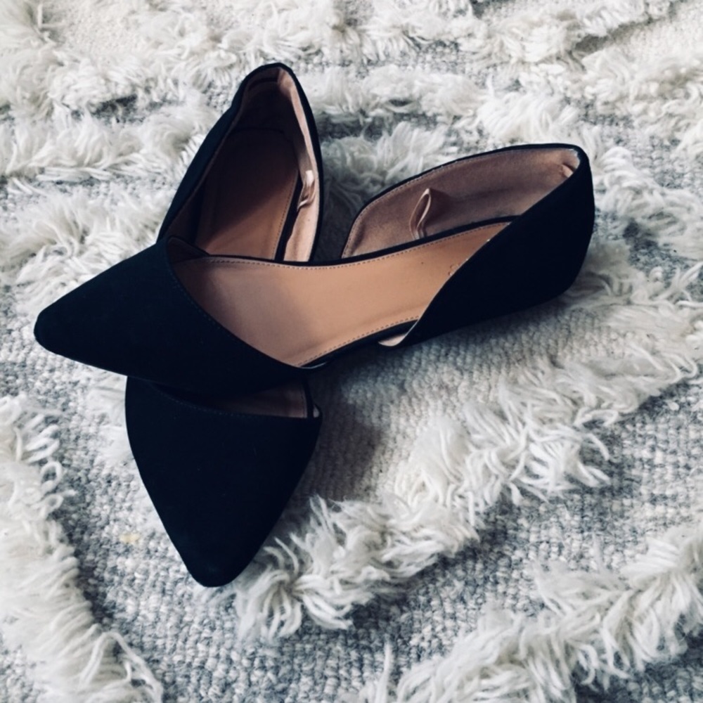 Triangle Toe Flats - Picture 2 of 3